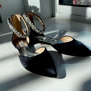 Badgley Mischka black satin flats